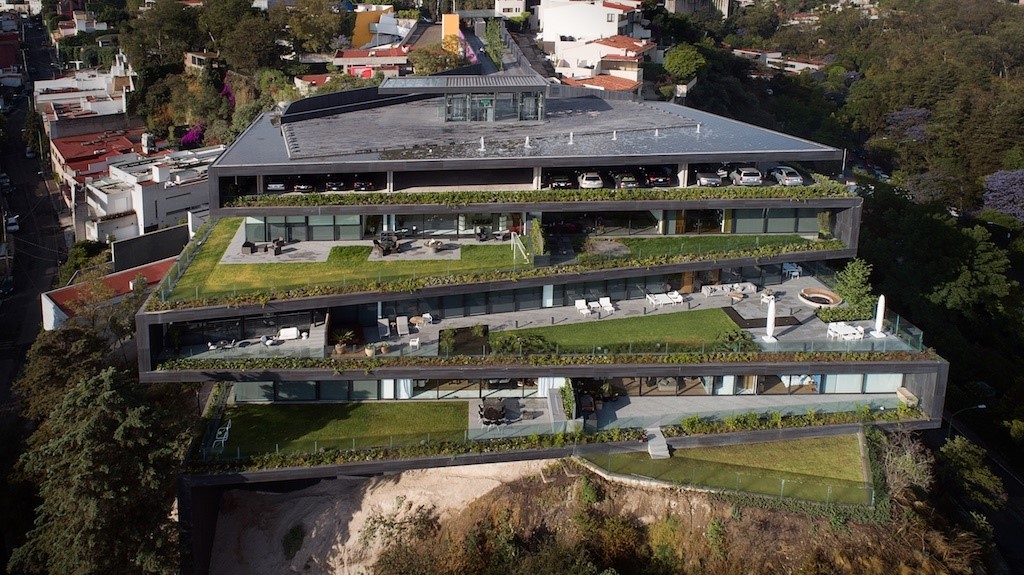 墨西哥城折叠空间豪宅,融入自然的线性设计-10