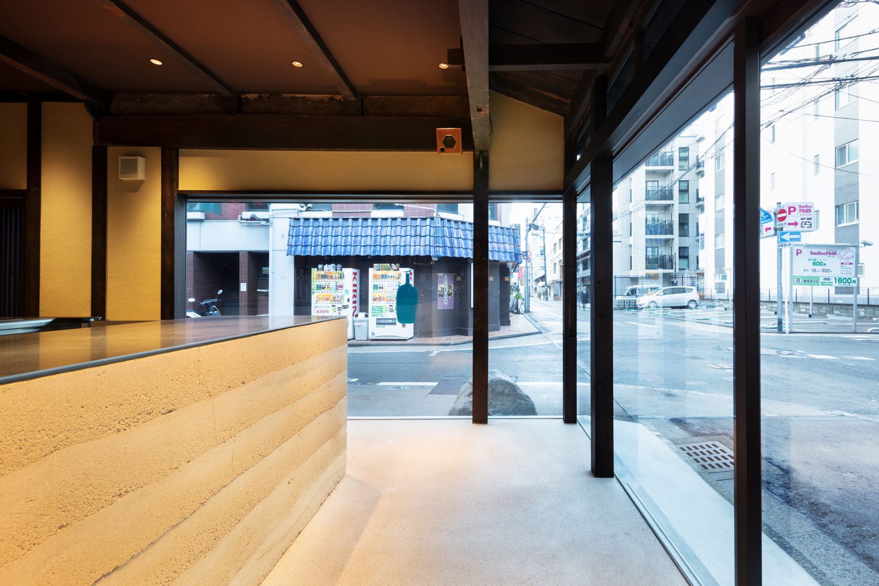 Blue Bottle Coffee Kyoto Rokkaku Cafe | Schemata Architects / Jo Nagasaka-3