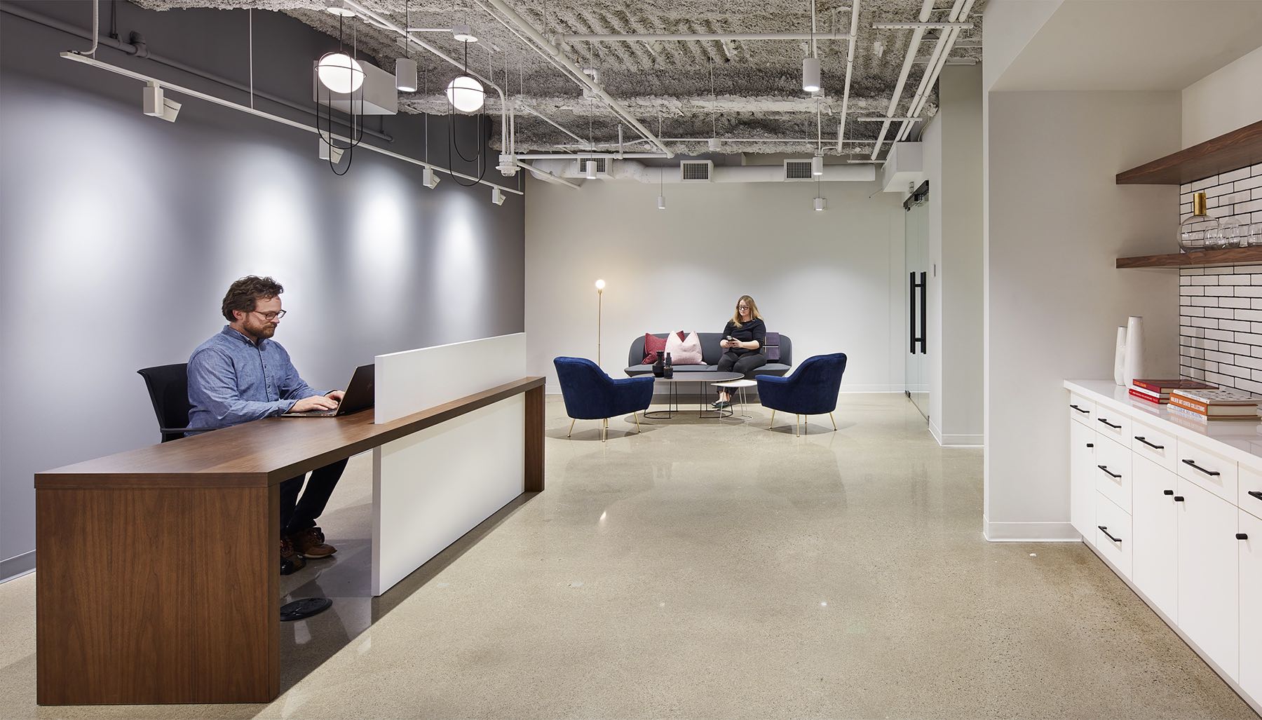 A Look Inside The Baker Center Spec Office Suites in Minneapolis - Officelovin'-1