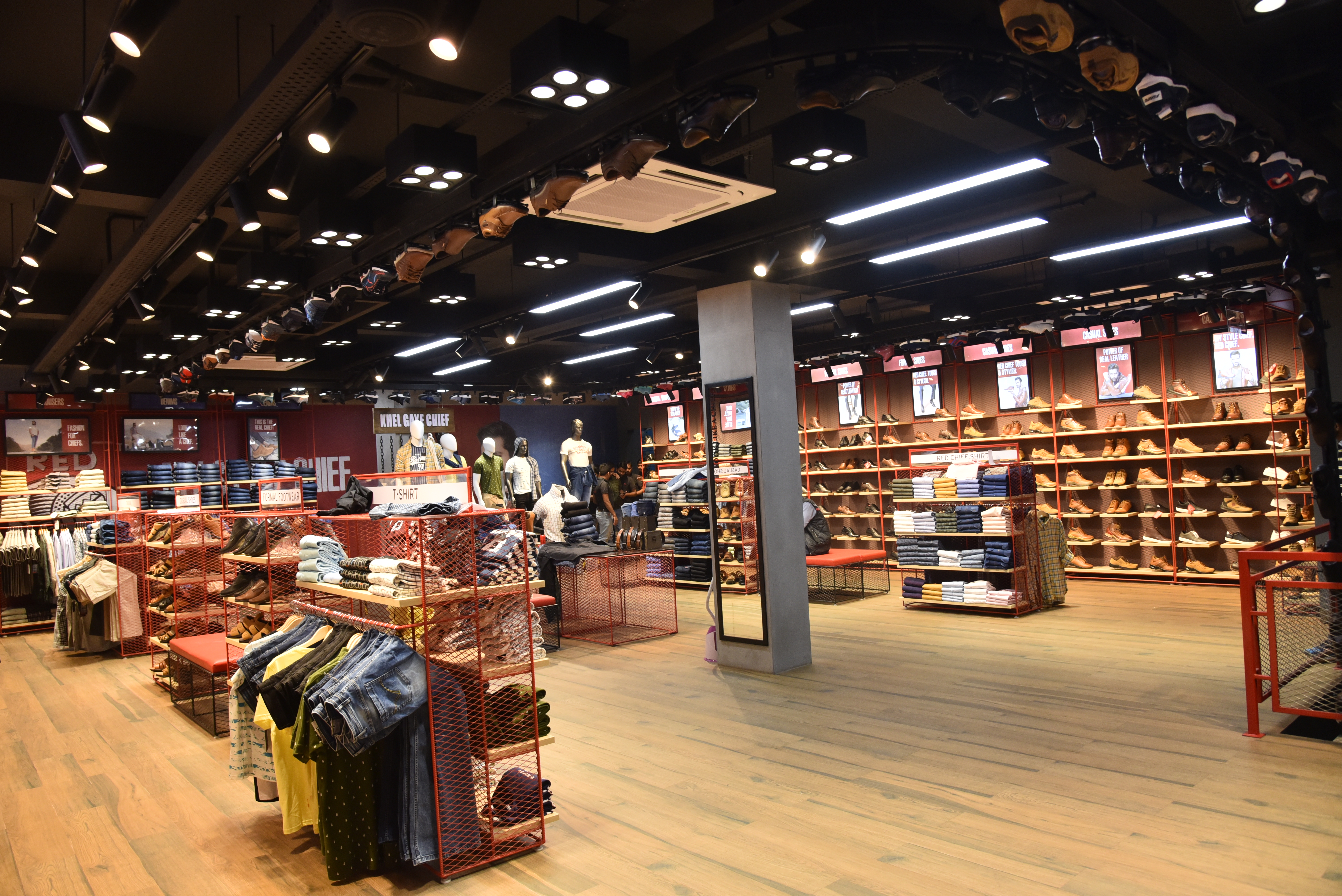 HOUSE OF RED CHIEF-16