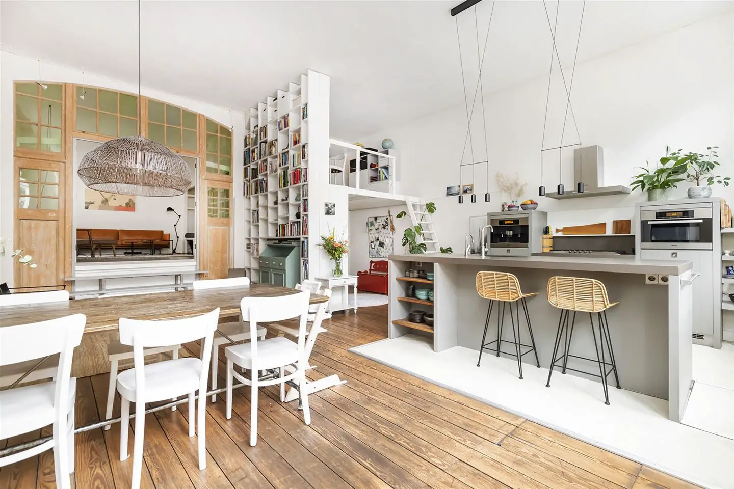 荷兰阿姆斯特丹砖石老楼复式阁楼设计-1