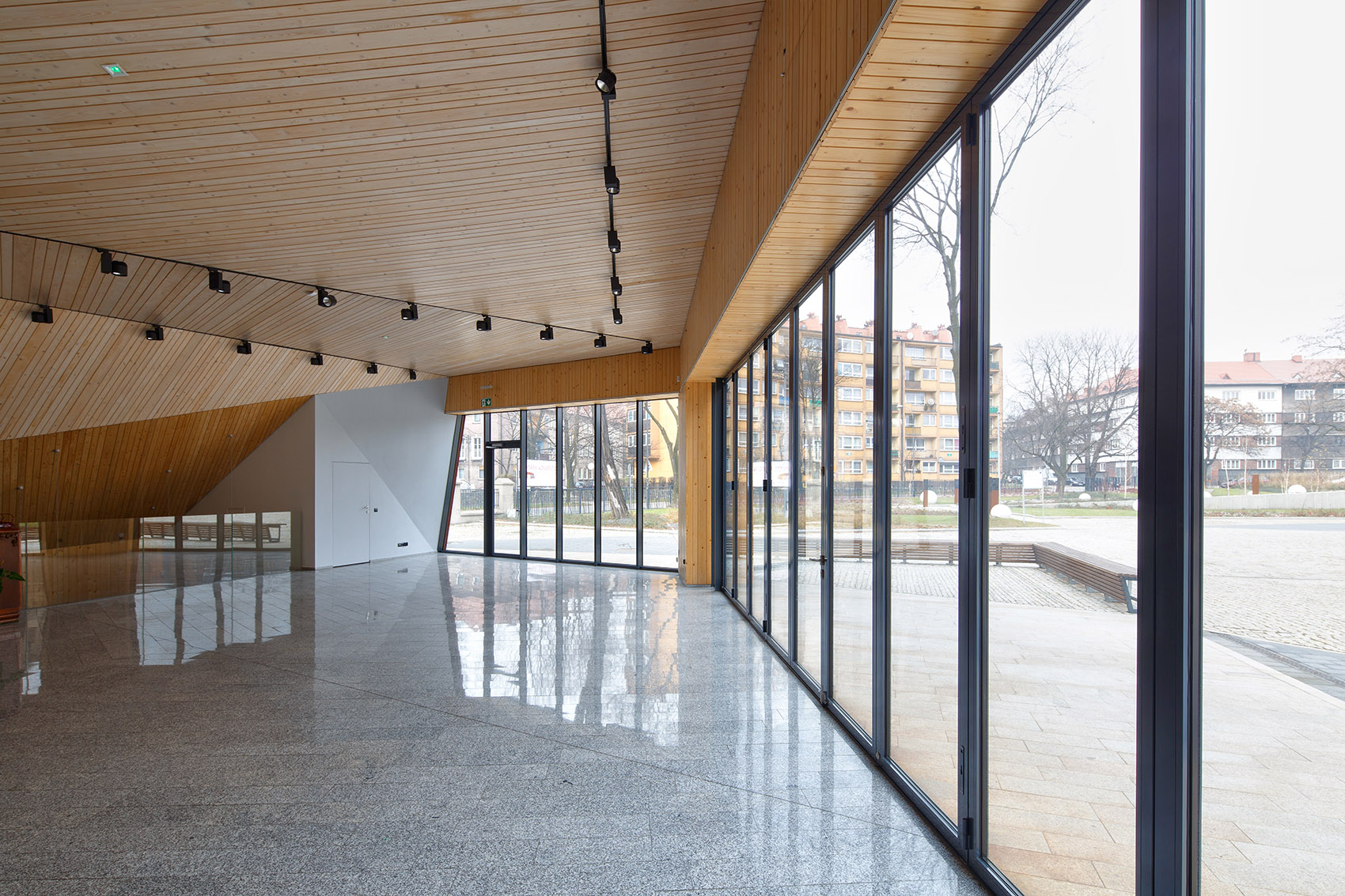 波兰 St· Hyacinth 教堂旁的文化教育中心丨波兰比托姆丨Medusa Group-31