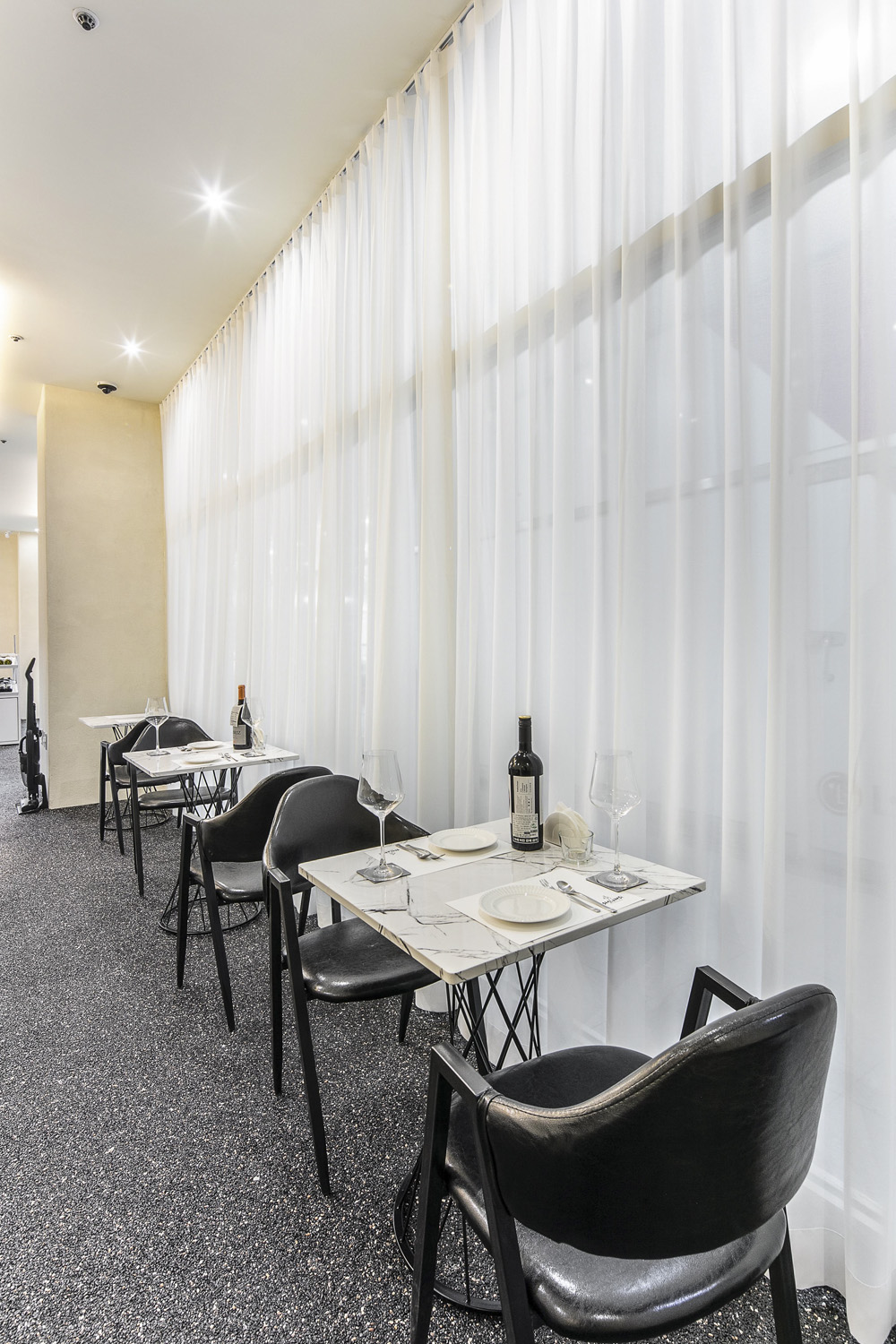 "白色调葡萄酒店设计，简约时尚"-17