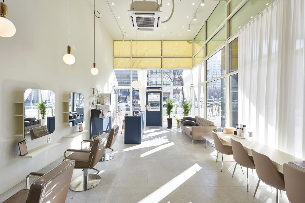 明亮舒适的 17 平米美容室，极简设计的典范-5