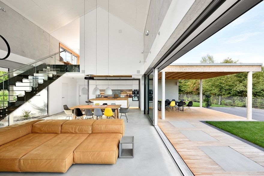 Modern Nurnberg House with Open Living Area, Fireplace and Glass Facade-3