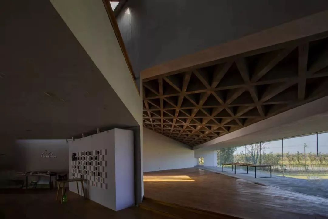 乡村粗野主义三部曲 | 探寻环境、结构与人的互动关系-231