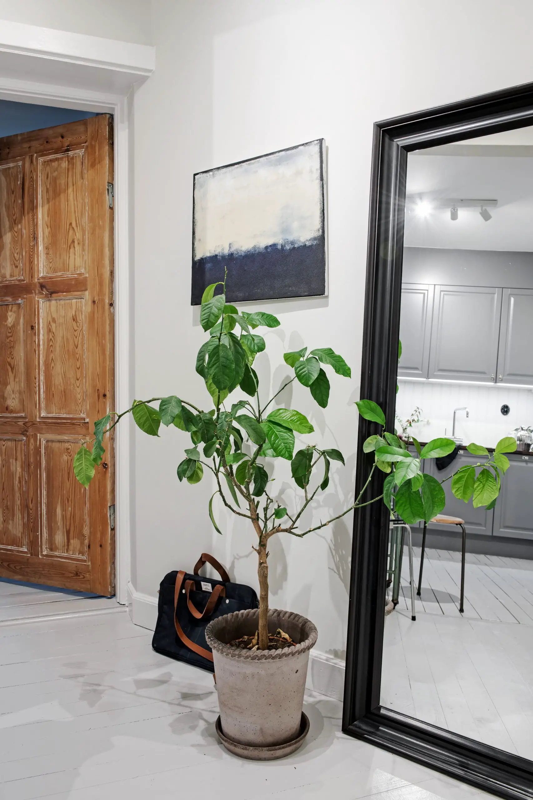 巧妙空间设计，35m²公寓变身舒适两居-10