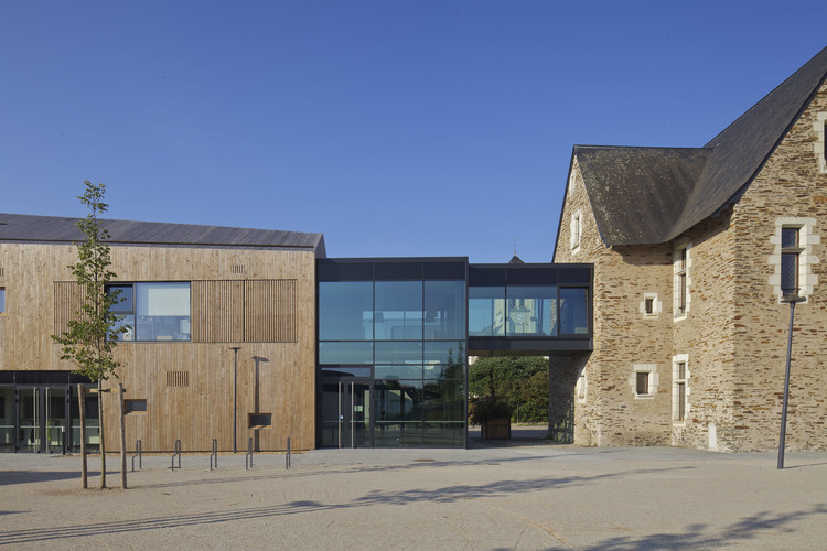 法国 Ecouflant 村中心重建项目 · 历史与现代对话-11