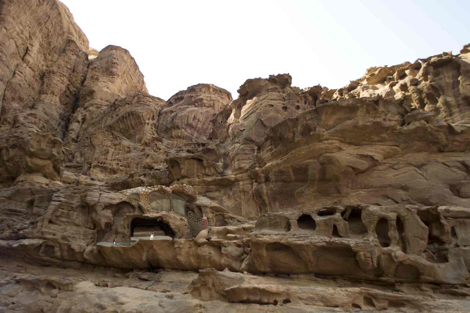 红色沙丘有机建筑丨约旦丨文本未明确提及全部设计方,已知有一家被邀请参与-22