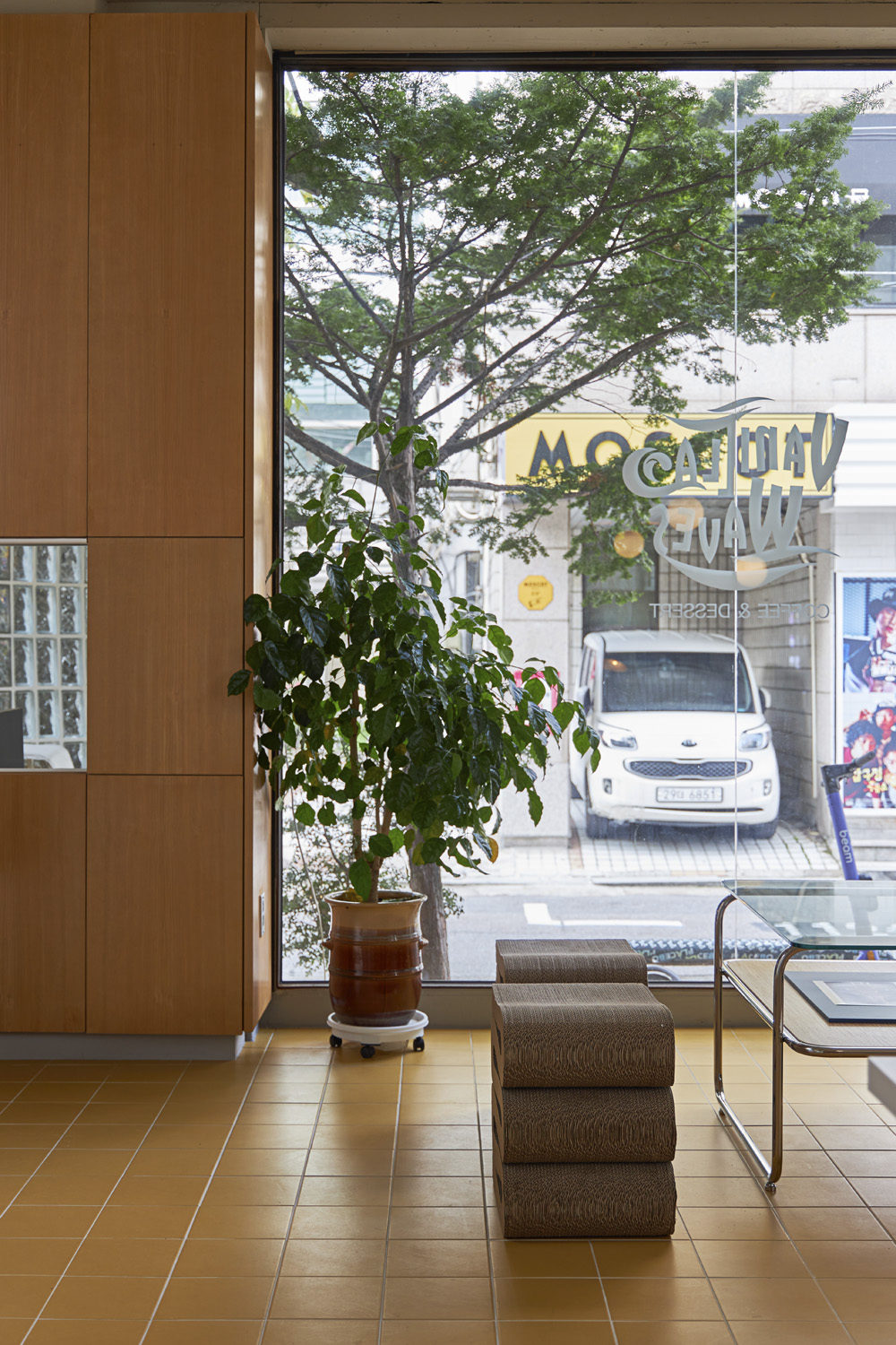 色彩缤纷的 35 平米咖啡厅设计-15