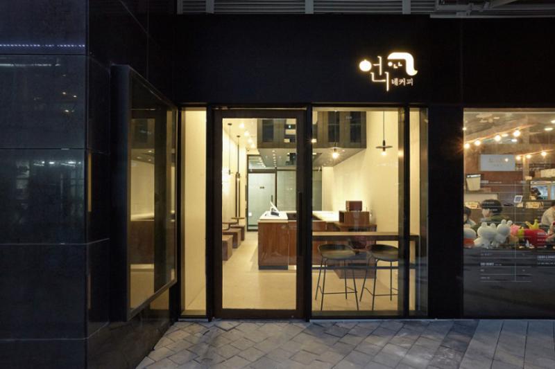 简约清新 8 坪咖啡厅，诠释 white&wood 风格-9