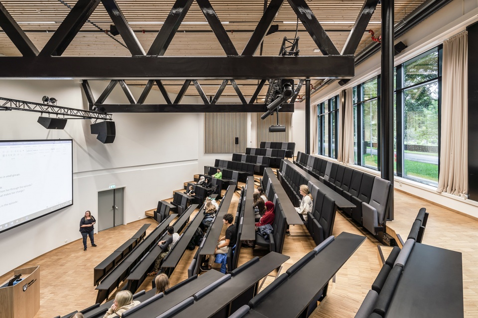 霍滕高级中学-26