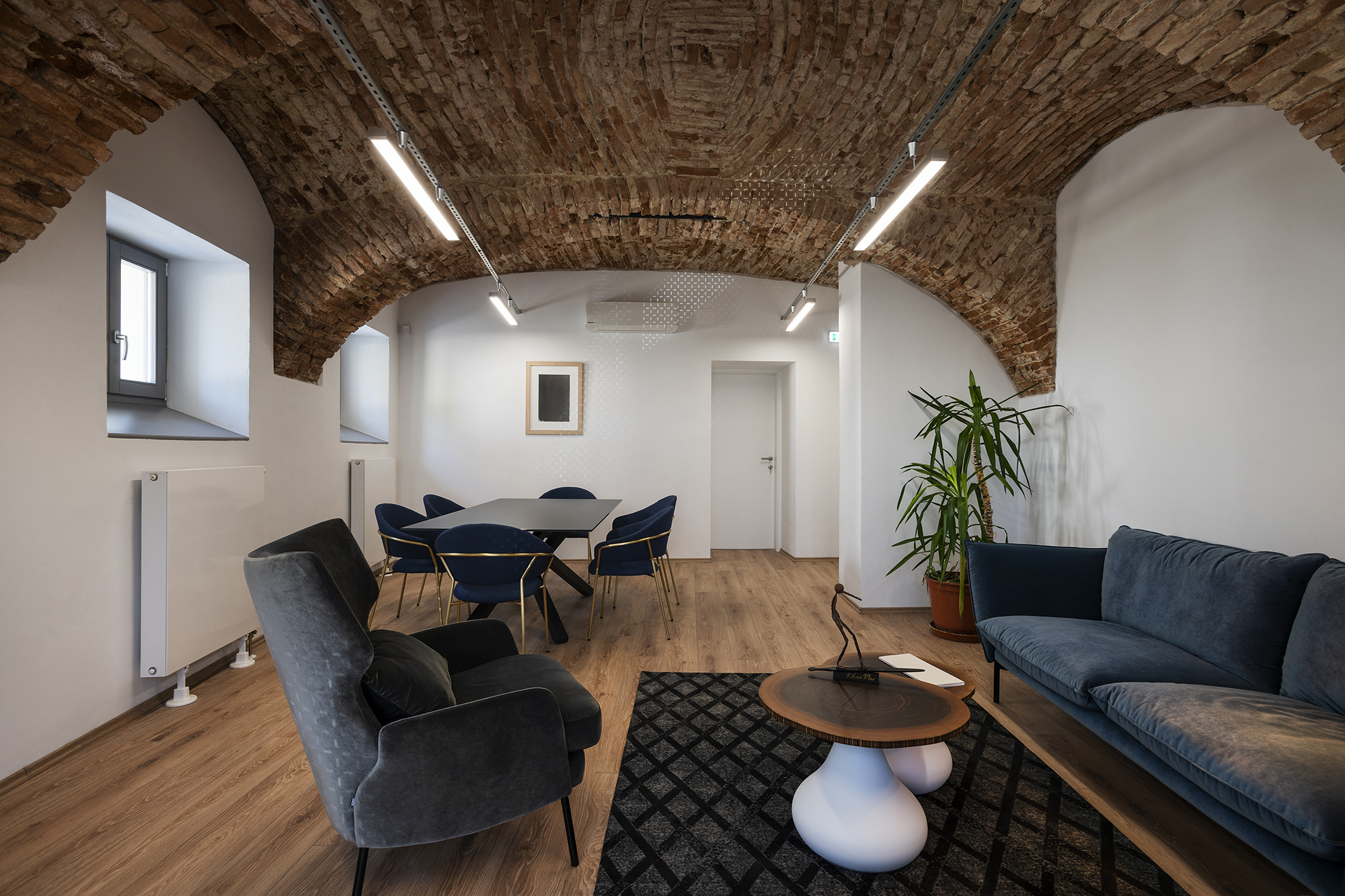 湖上小镇的旧印刷厂新生-31