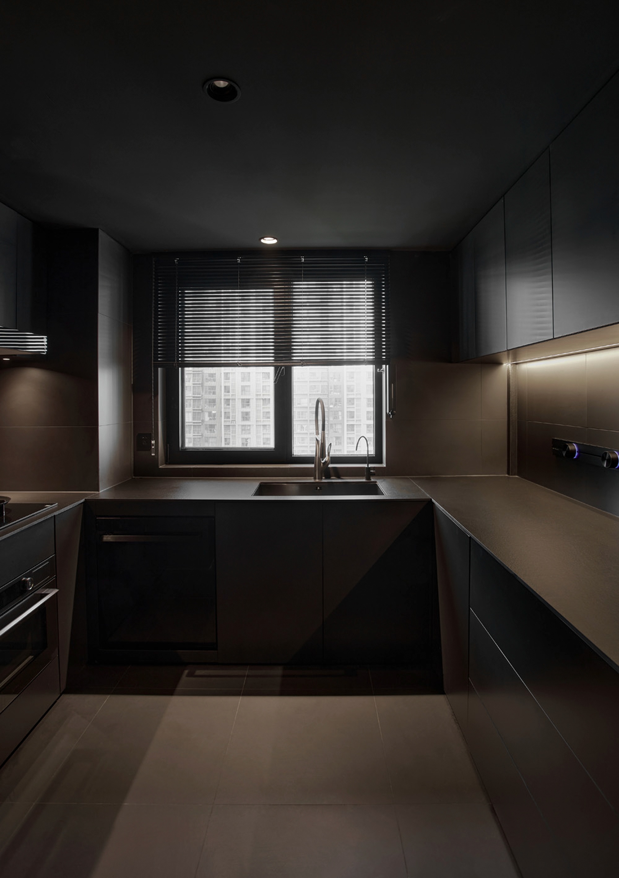 黑色中古风极简公寓-86