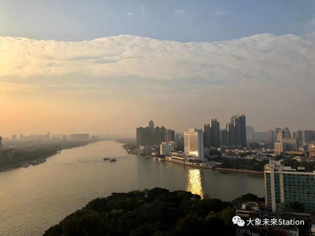 珠江畔的天誉半岛杨宅,融入 270 度江景的现代设计-17