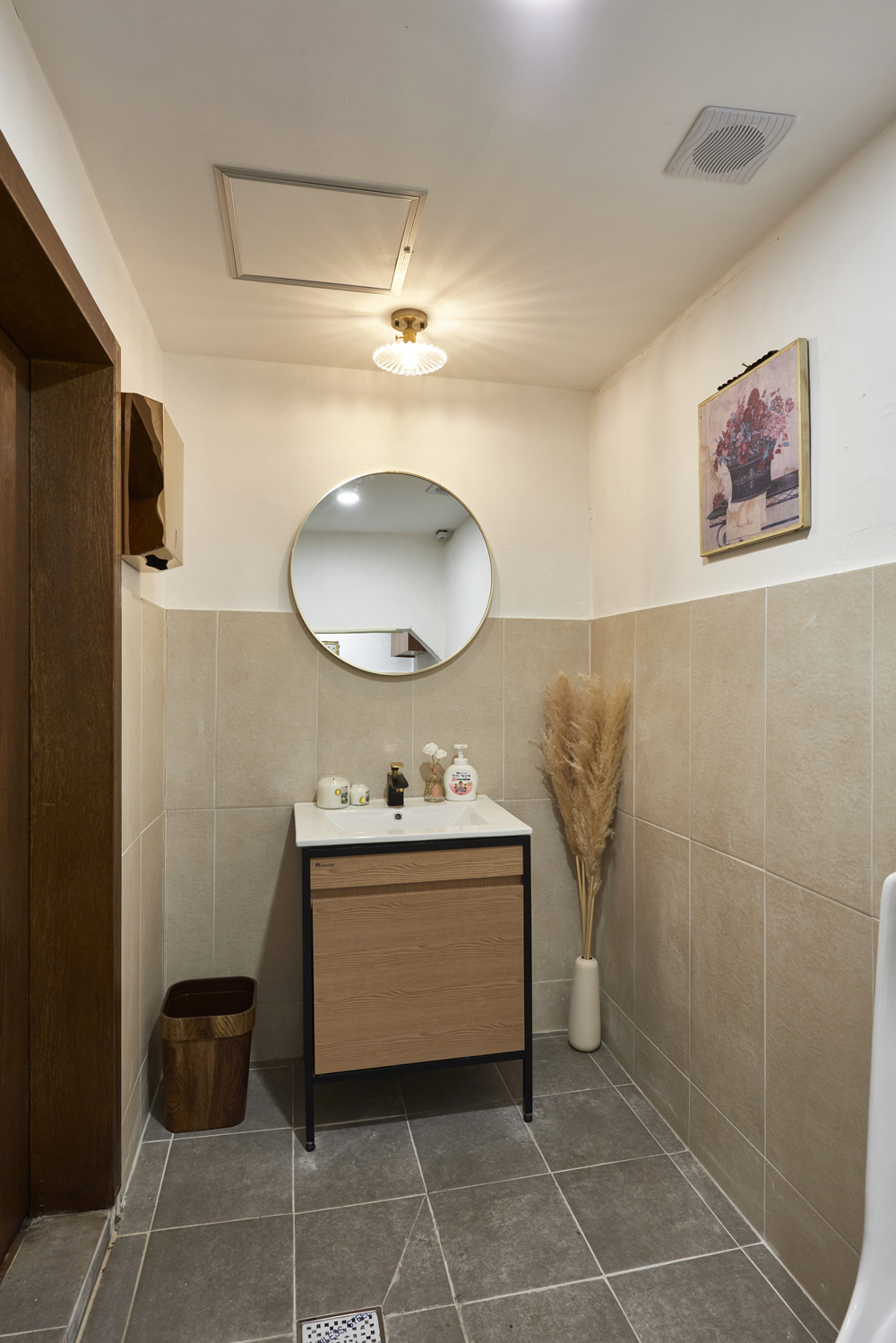 现代简约风 30 平米小酒馆，打造温馨社交空间-15