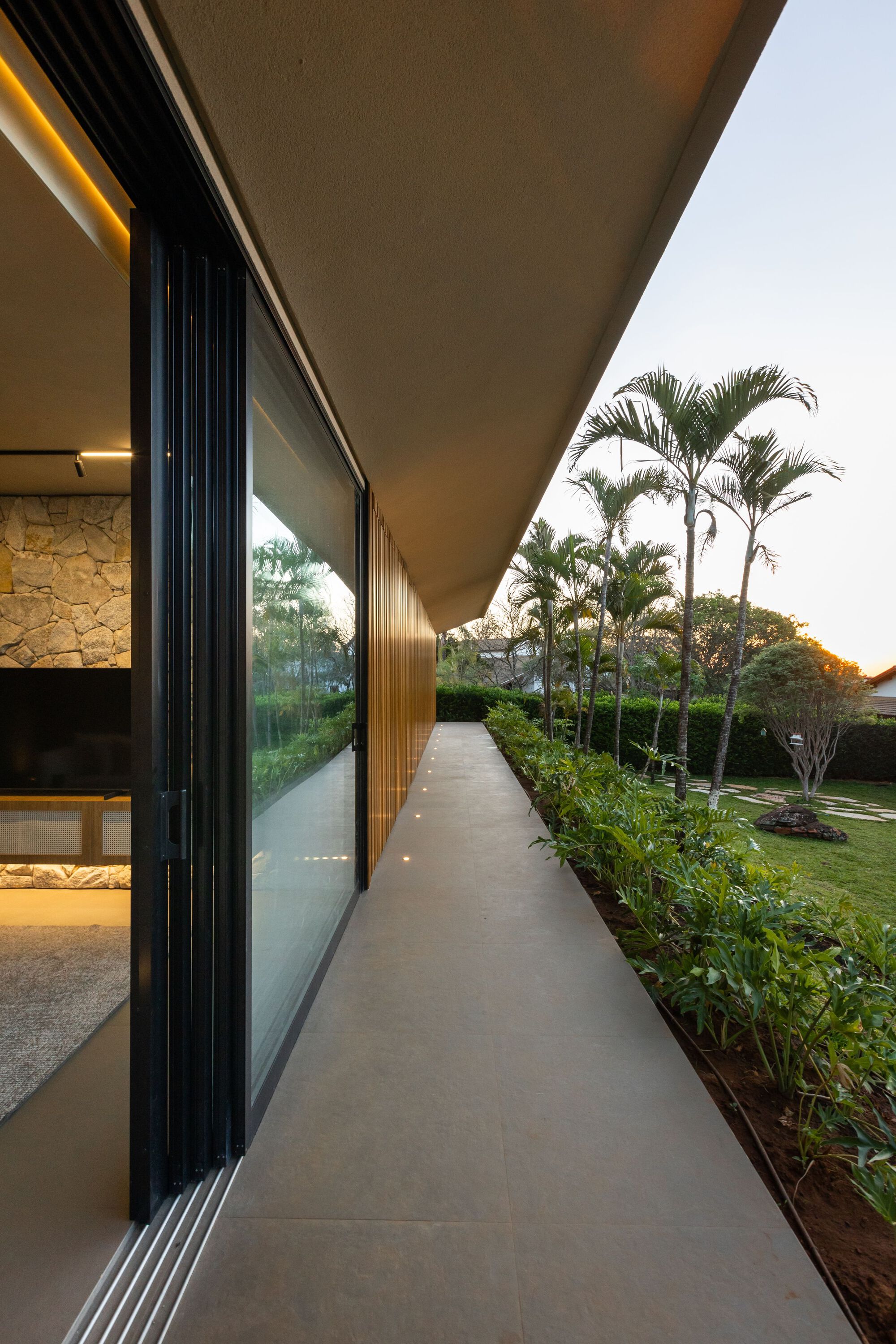 巴西 木质简约独栋别墅设计！-11