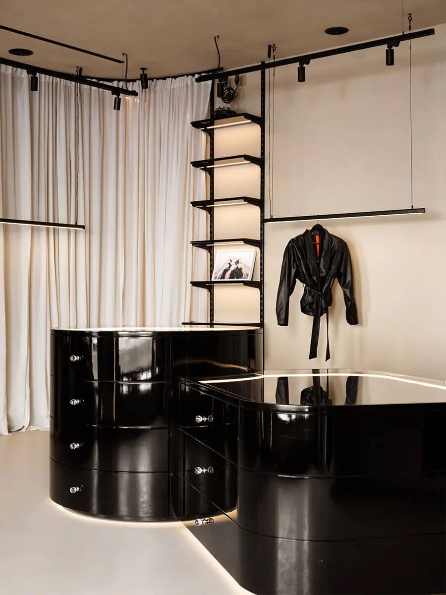 Alexandra Burmistrova——以对比、细腻和质感为基础展现创始人的内心世界-8