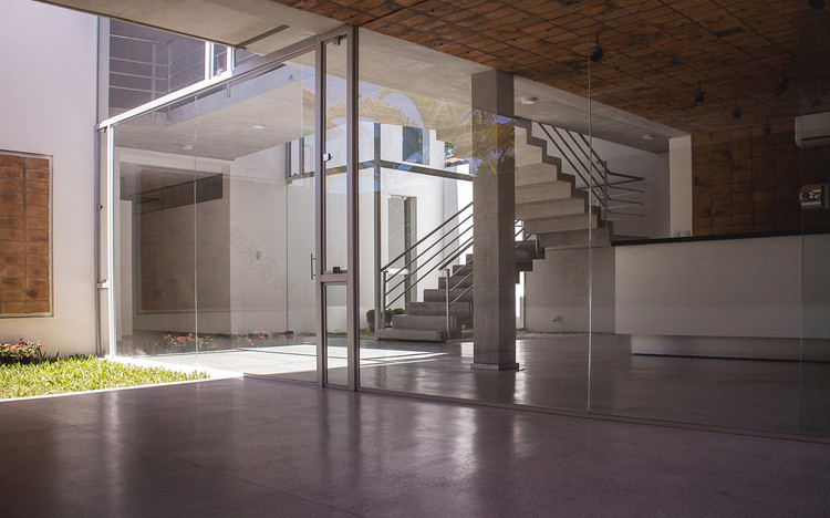 巴拉圭混血儿空间 · Memoir Medical Clinic Estudio ELGUE-14