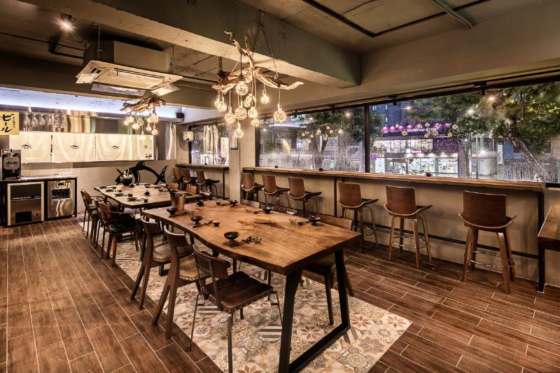 现代简约的鱼主题餐厅设计-4