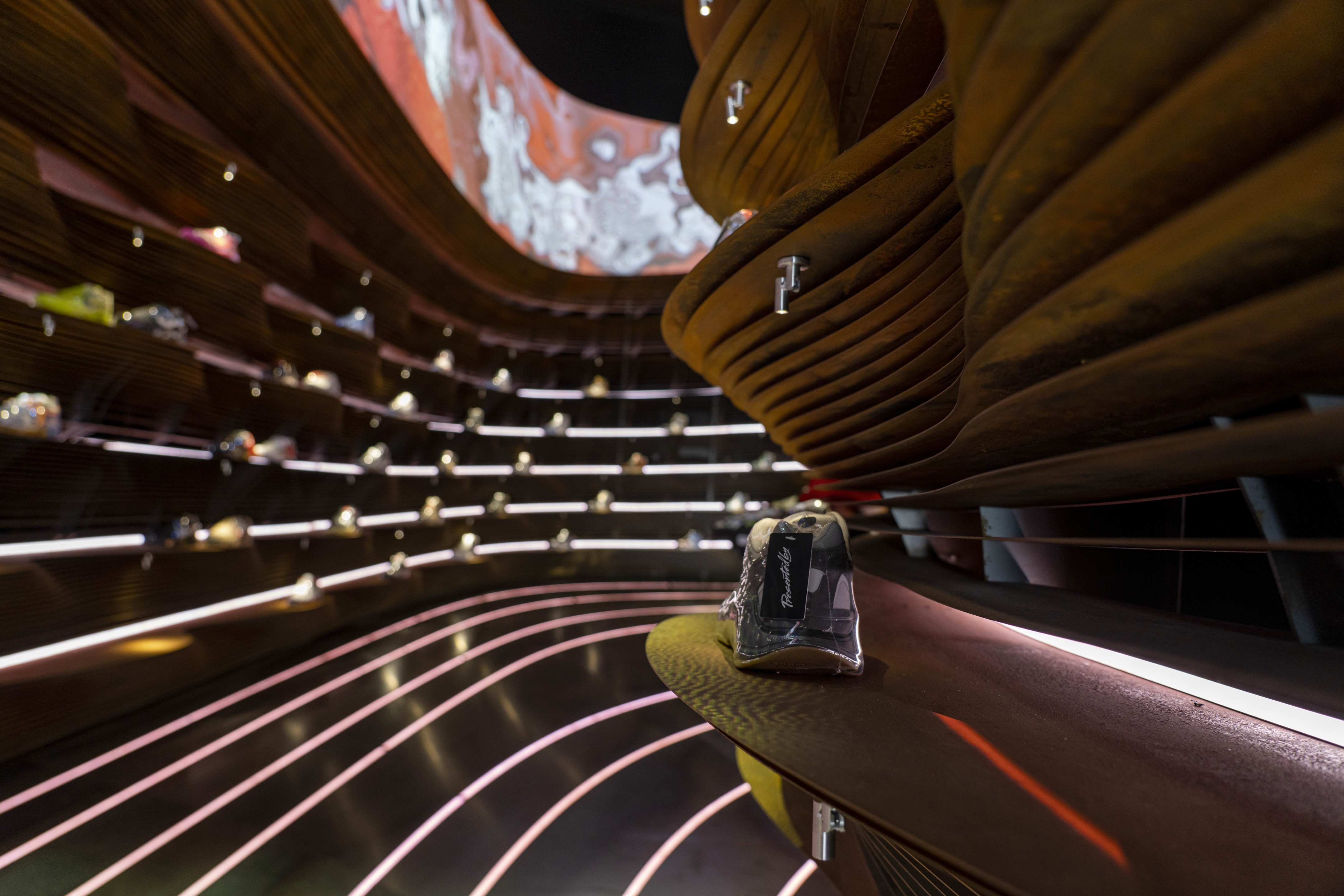 PresentedBy 鞋店丨卡塔尔多哈丨External Reference-1