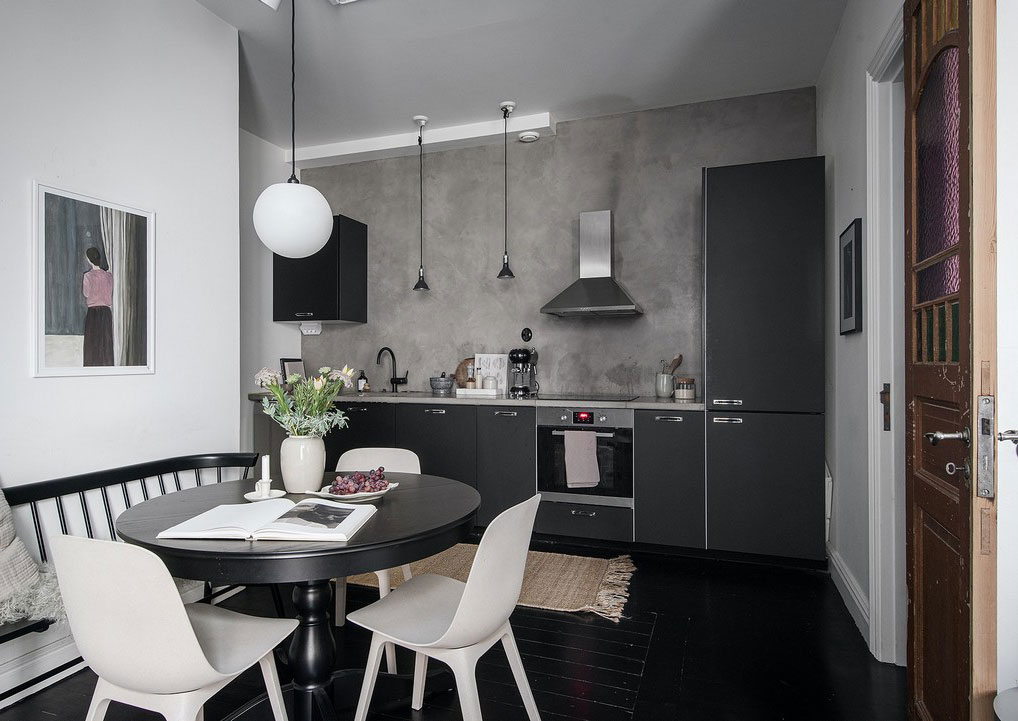 瑞典 42 平米奇趣公寓 | 彩绘玻璃门与黑色木地板的创意设计-13