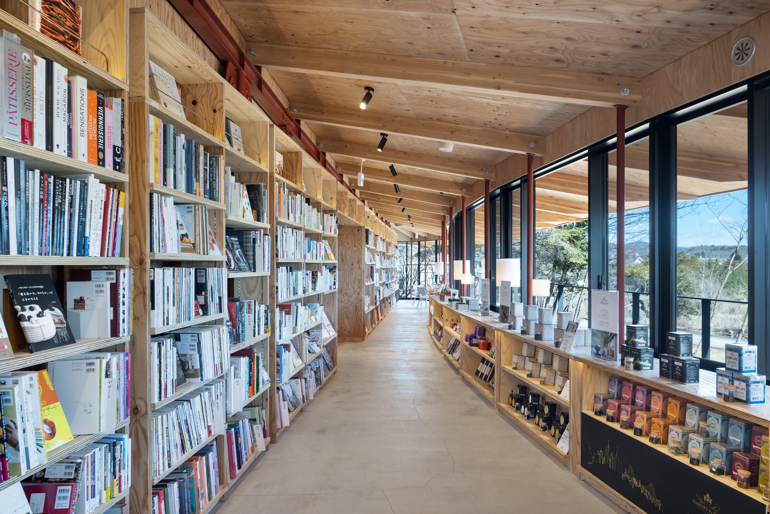 轻井泽公共广场（注：Commongrounds直译为公共场地，这里结合实际情况意译为公共广场，Karuizawa是常见地名轻井泽 ） 丨日本长野丨Klein Dytham architecture-11