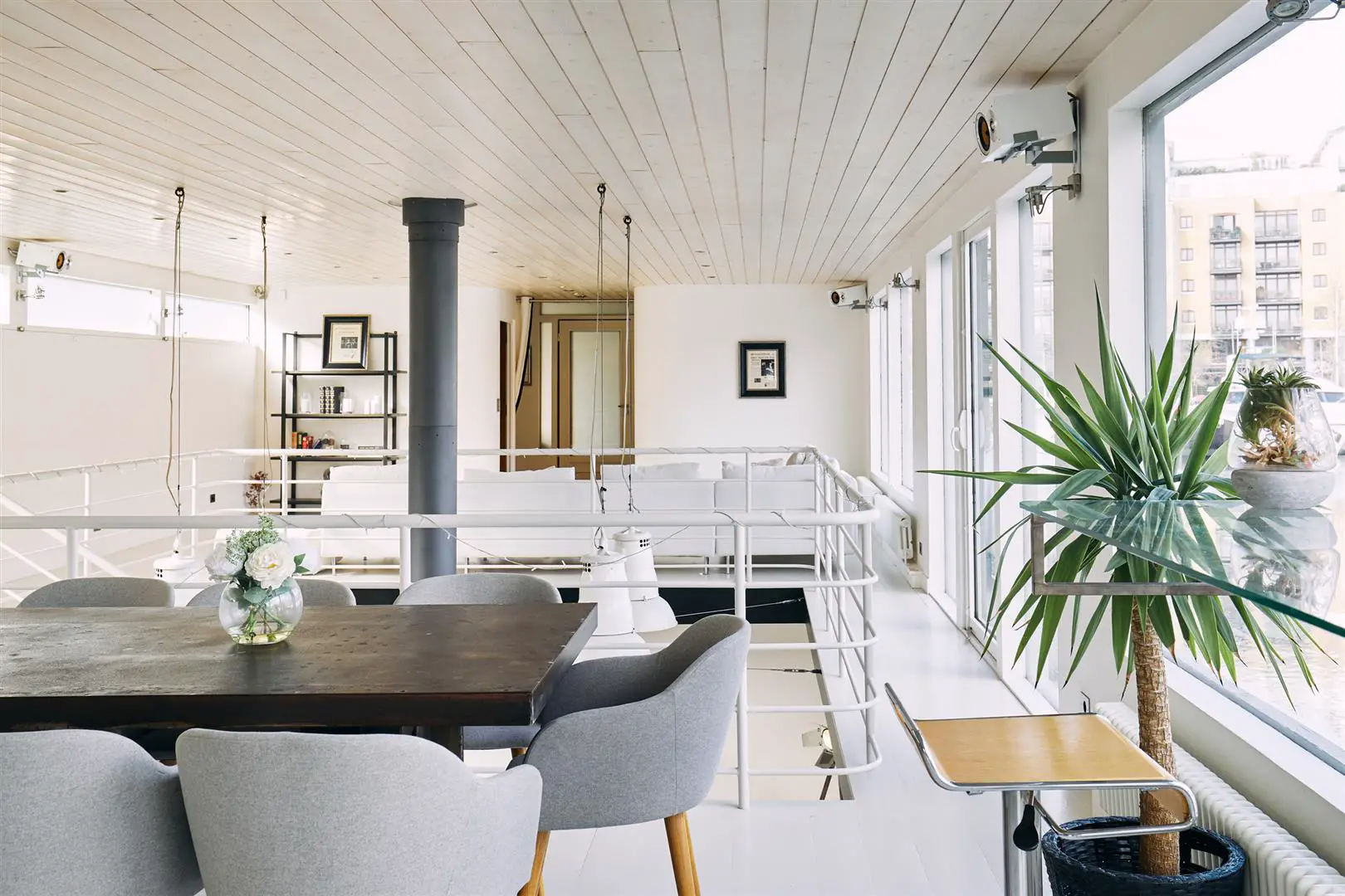 伦敦独特设计师 houseboat,水岸优雅舒适居所-4