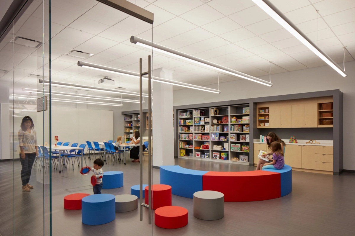 芝加哥“好奇之家”儿童图书馆,寓教于乐的创意空间-4