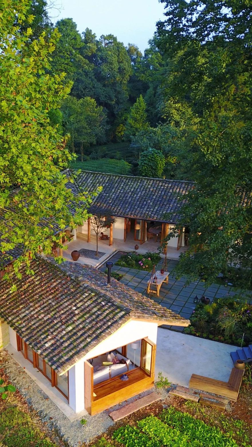 一座院子,度余生-1