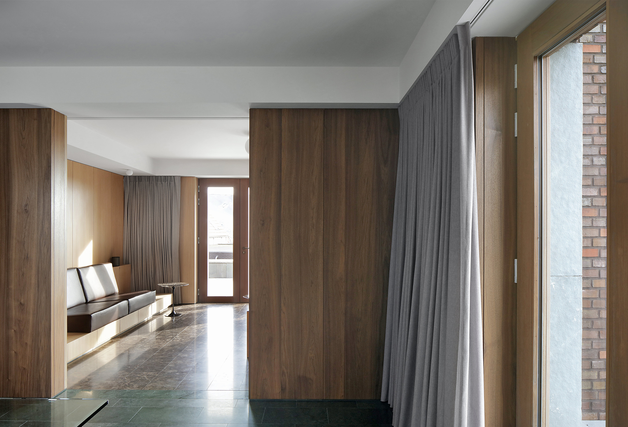 比利时郊区别墅设计，创新几何形态与丰富空间层次-3