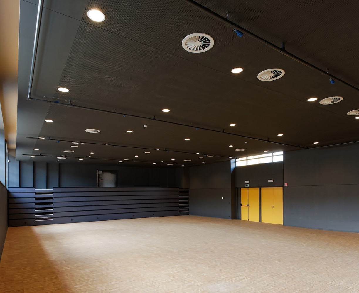 比利时纳穆尔前轰炸机屠宰场区文化景点设计-27