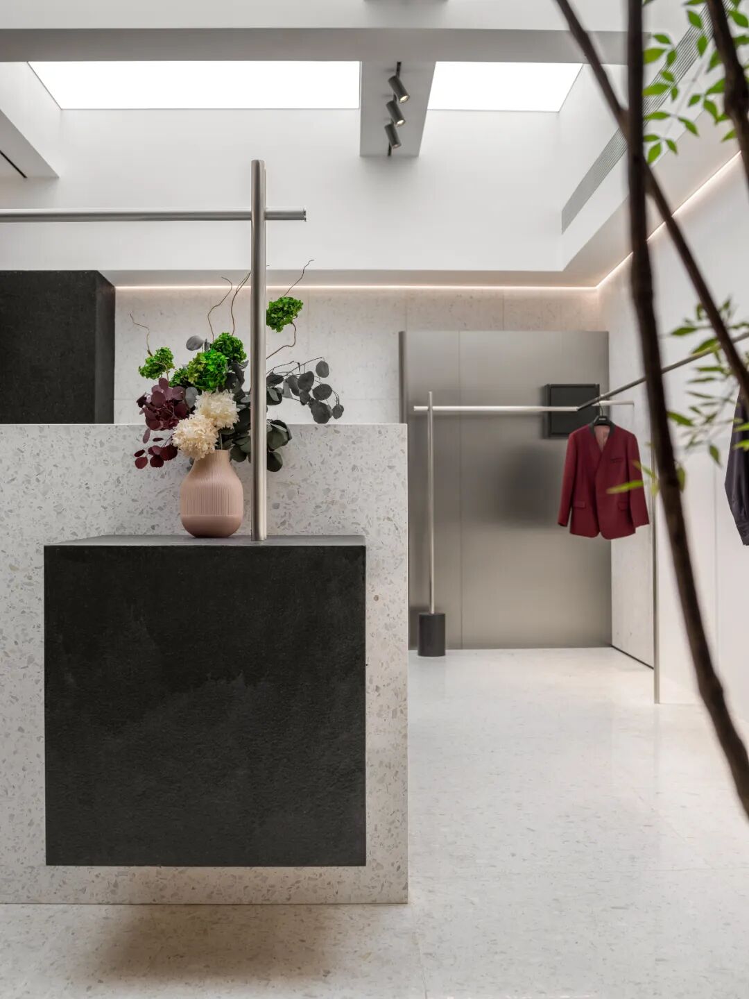 时空的几何叙事｜DOLARIERIRetailStore-30