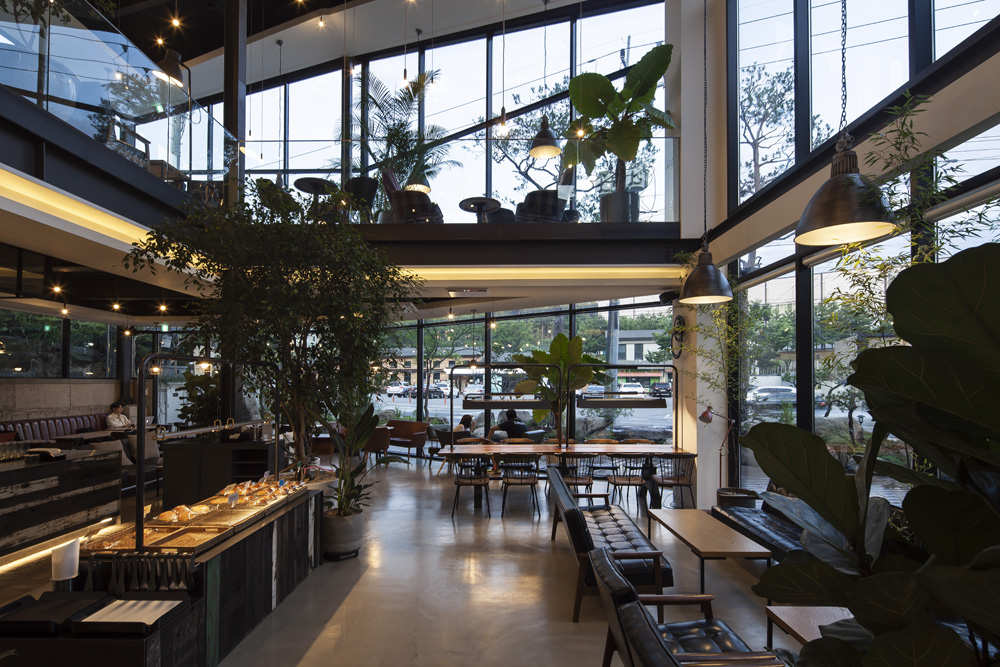 大型咖啡厅室内设计案例分享-3