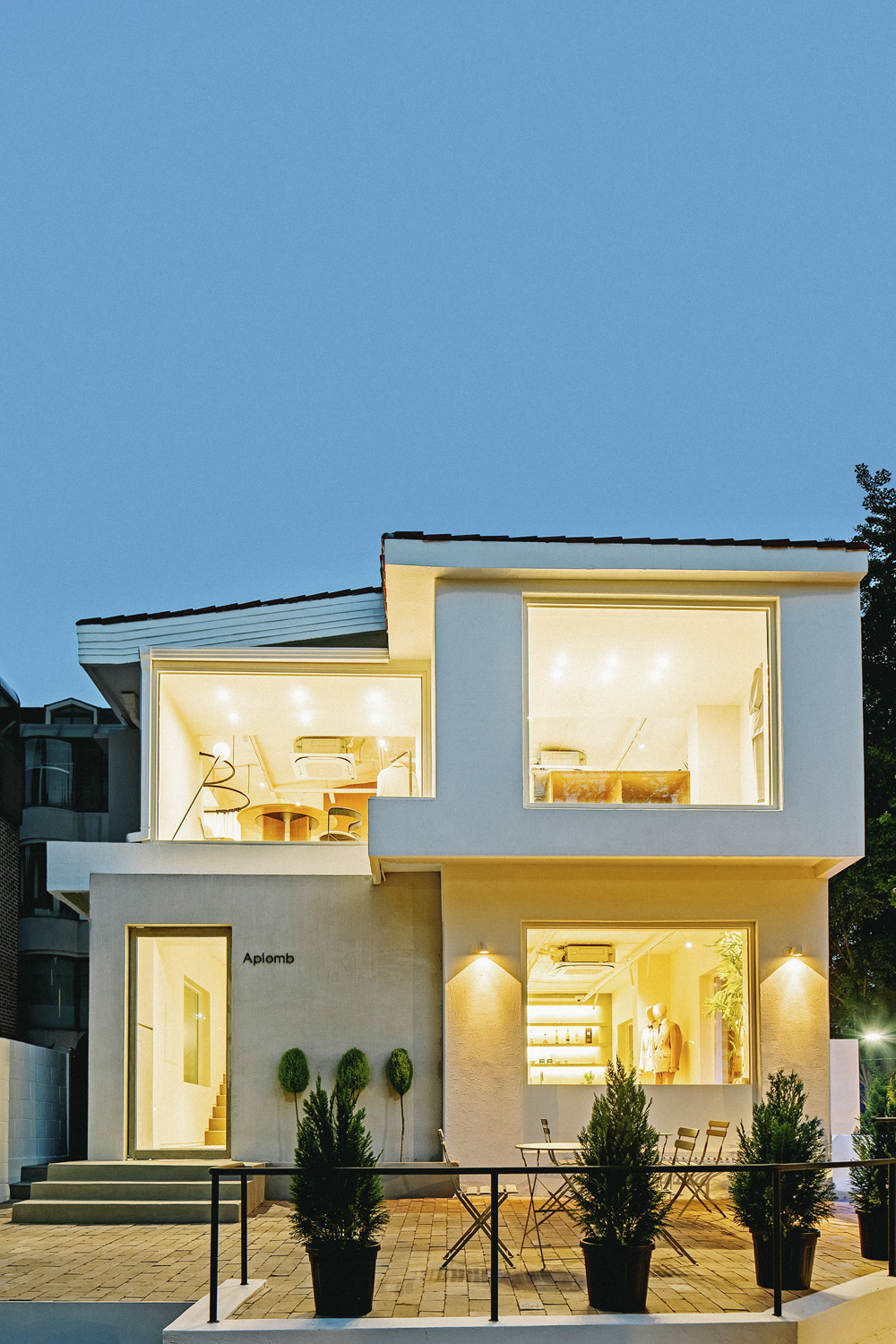 首尔白色与原木高级男装店 尽显简约魅力-19