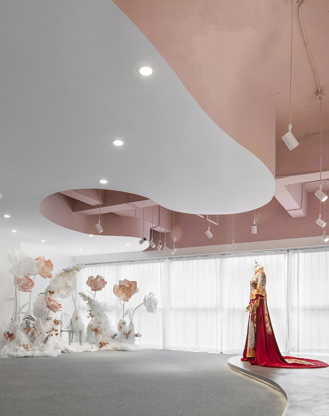 甜酷工业风婚纱店-12