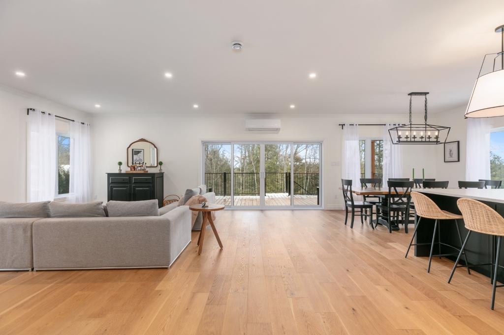 LacBrome地区农舍风格新住宅丨加拿大魁北克丨Joli Joli Design-17