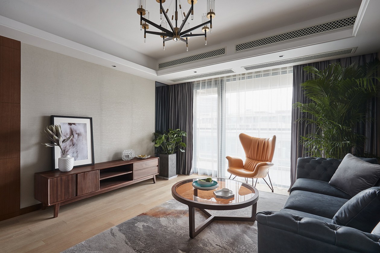 法式浪漫邂逅原木极简——探秘媒体女与 IT 男的和谐家居设计-2