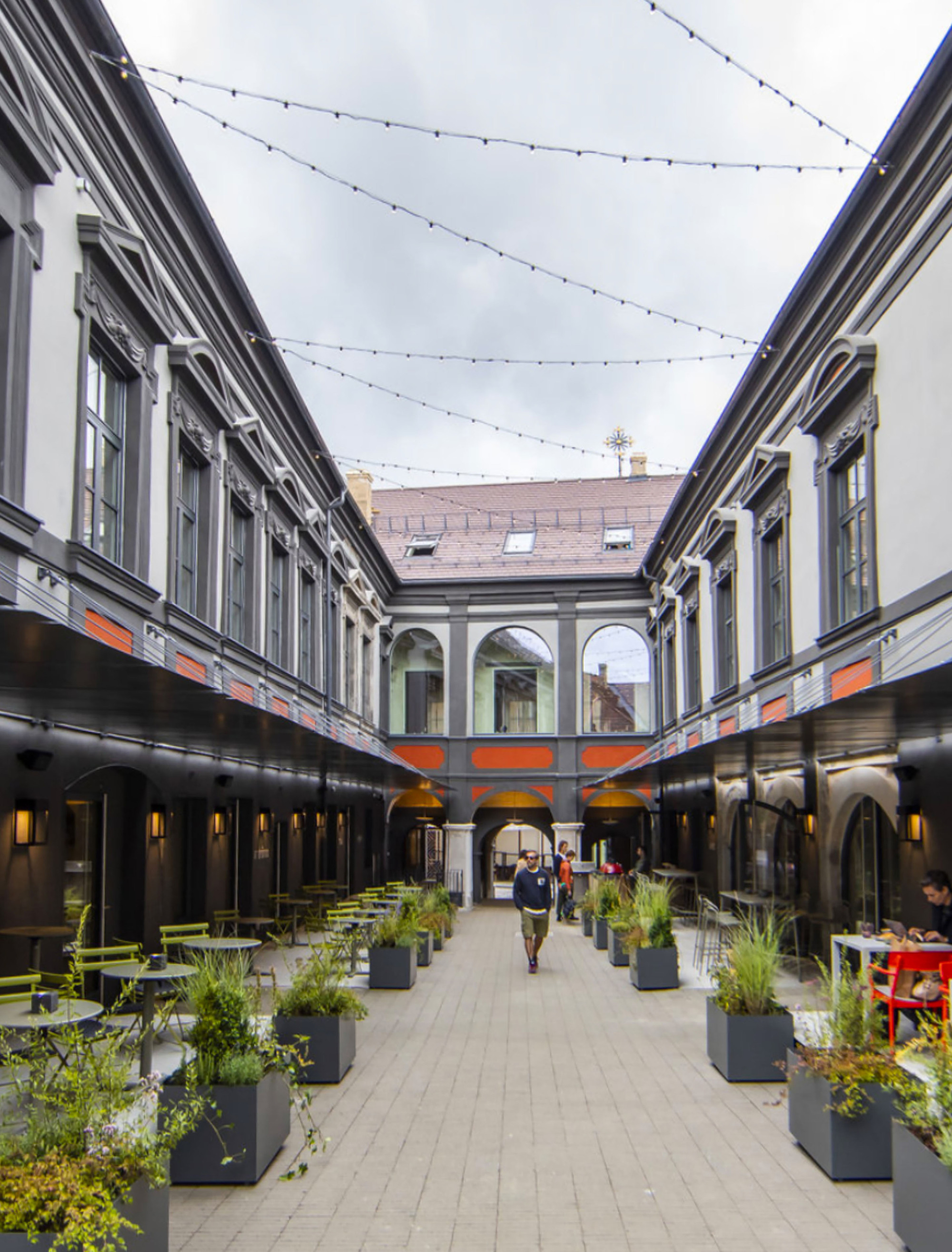 Vilnius Old Town 的 Vainiai Palace Rehabilitation,立陶宛-1