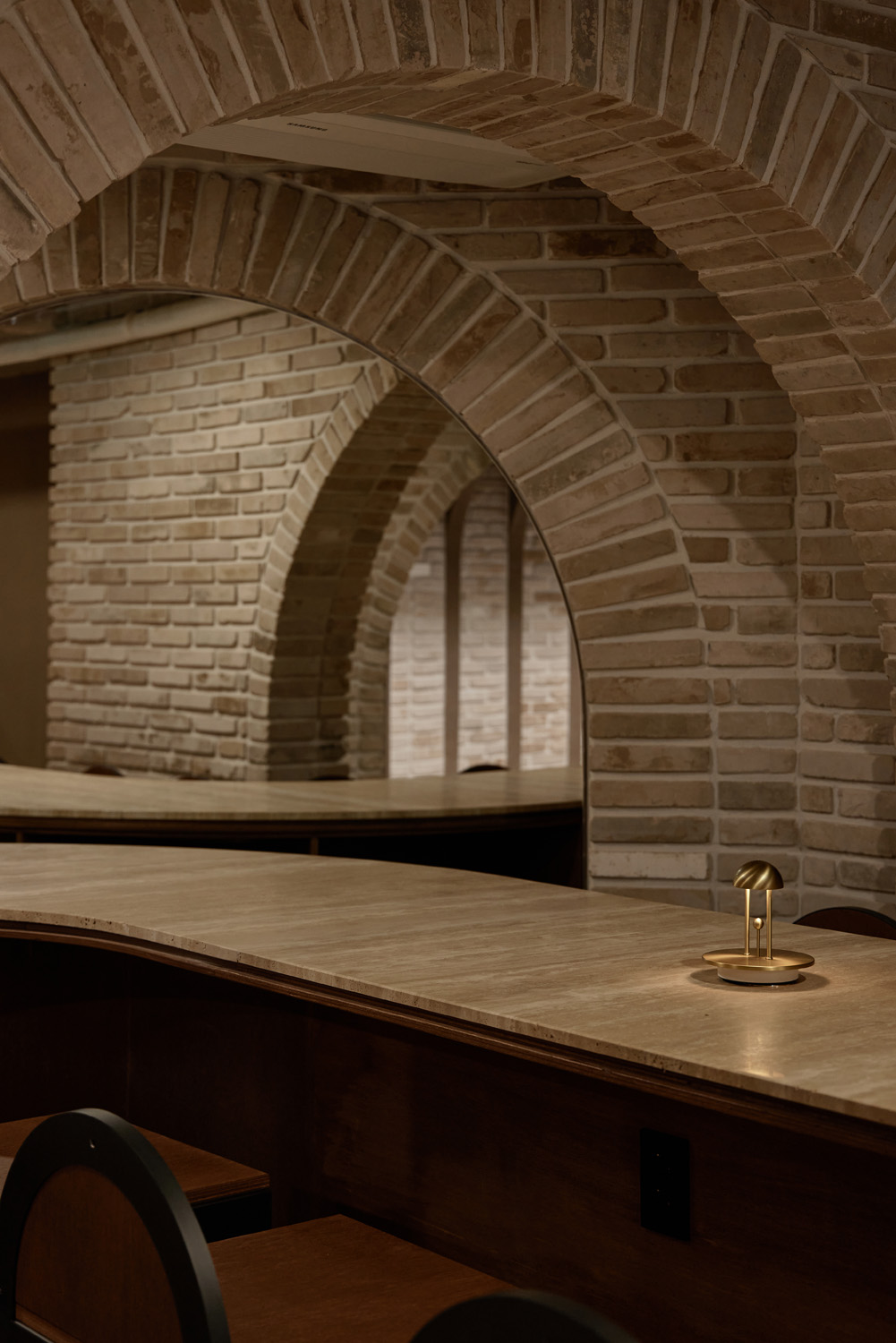 【韩国高级红酒酒吧设计】融合传统与现代的 40 平米奢华空间-27