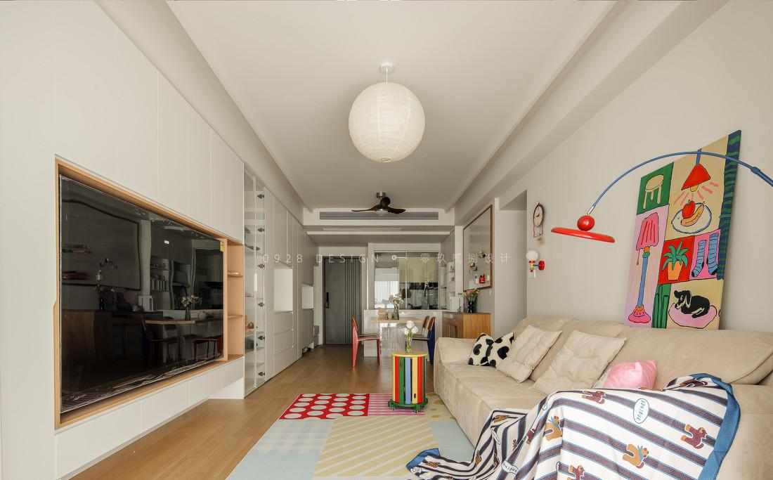 在干净的空间里，加入一点有趣的颜色-37