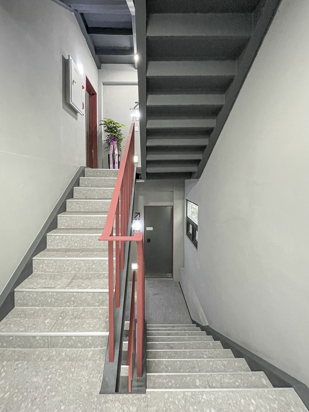 现代高级 85 平办公空间设计-14