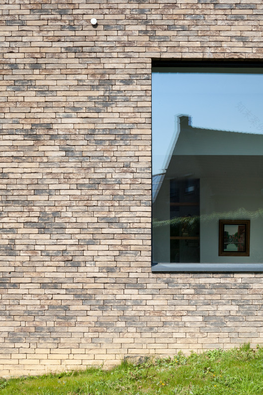 比利时 Halle 绿色环保家居,巧妙利用日光与自然景观-8