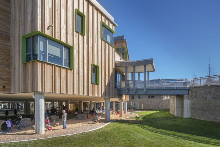 纽约新 MacArthur 小学 | 绿色环保,社区共享的教育天地-18