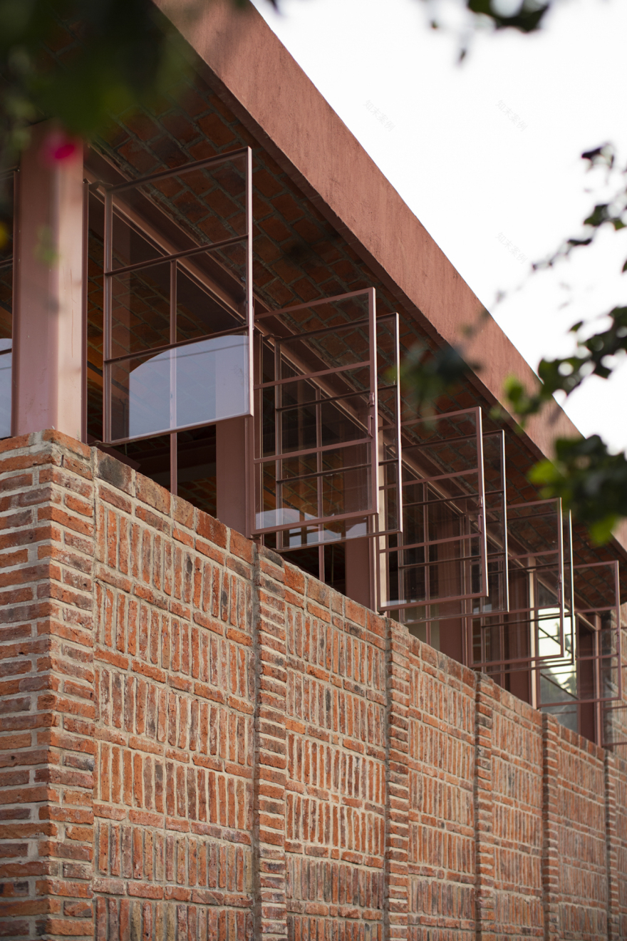 Gemeindezentrum EI Salitre in Mexiko von Omar Vergara Taller-10