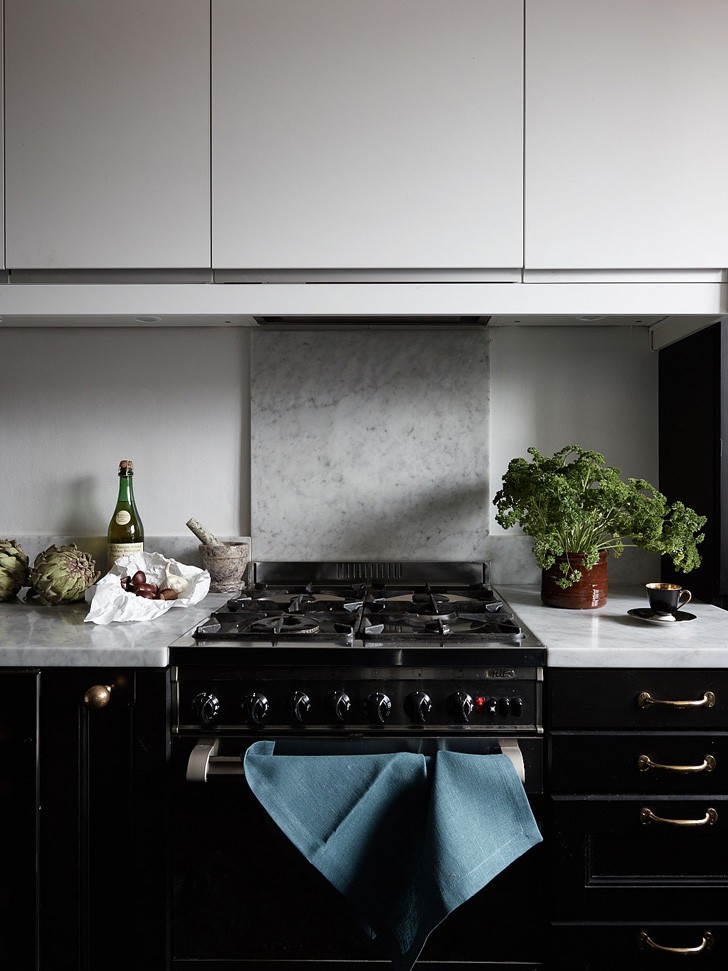 Stockholm 历史底蕴的暗色调公寓 (83 平米)-13