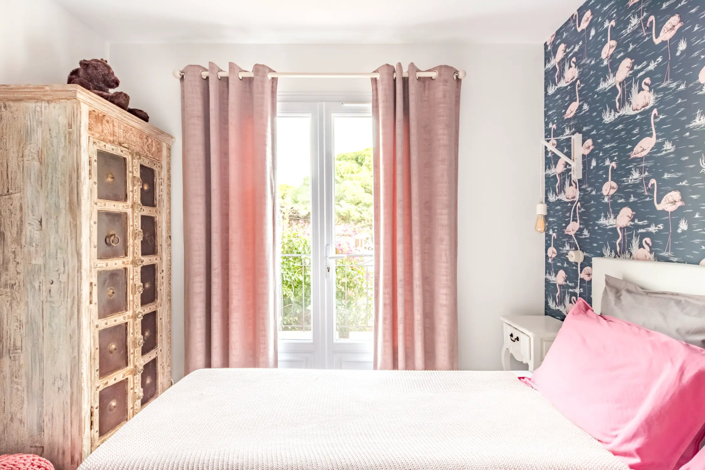 南法当代住宅 | 异国风情壁纸点亮现代设计-16