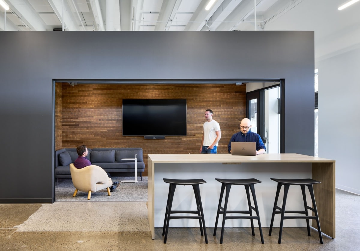 Front Row Sales and Marketing Offices by Studio BV-16