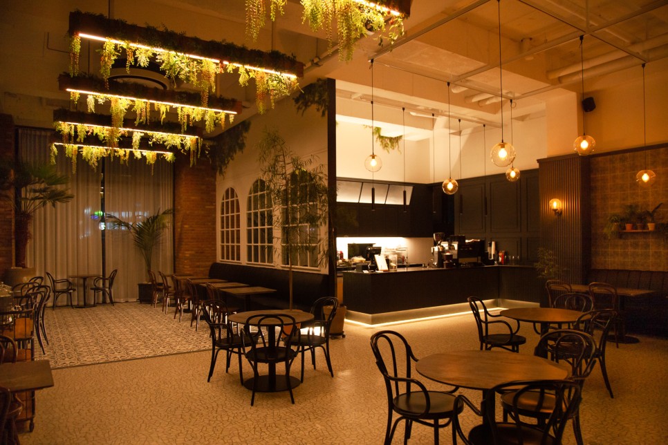 伦敦 45 平米小公寓，照明营造多元氛围-15