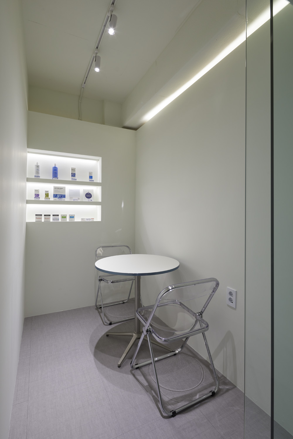 18 坪现代简约风格公寓，白色调诠释舒适生活-8